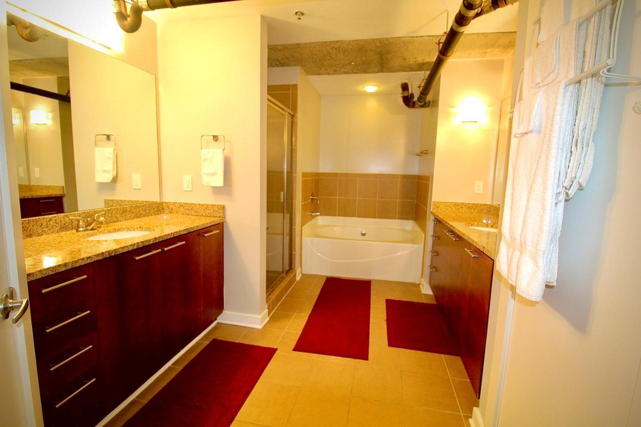Comfy Industrial Loft 10 Star Location Photo Studio Included Apartment *